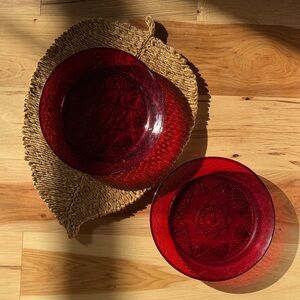 vintage Cristal d'Arques-Durand ruby red glass plate in pattern 'Antique Ruby'’